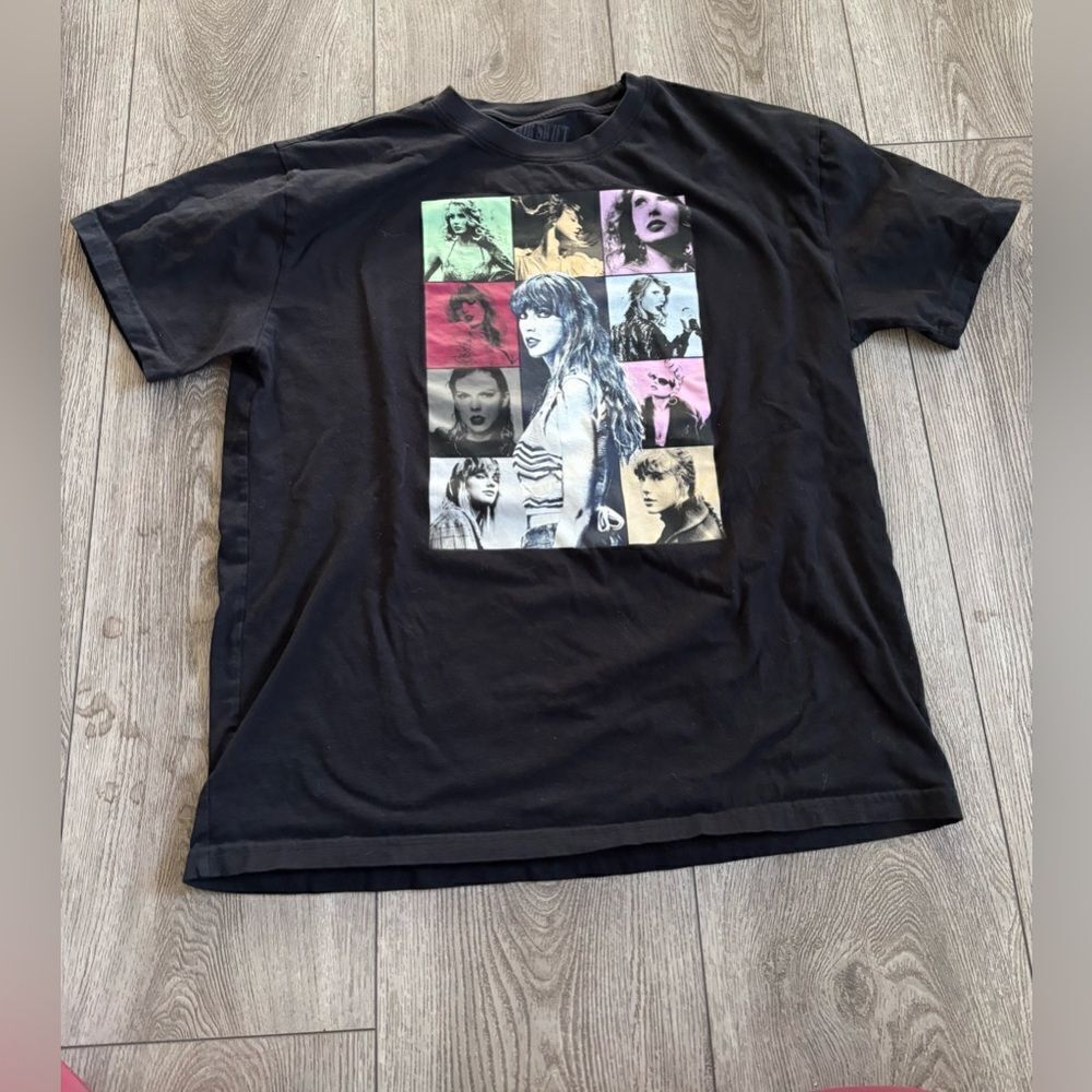 Taylor swift the eras tour t shirt used in good condition